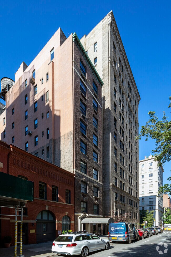 Photo - 108 E 66th St