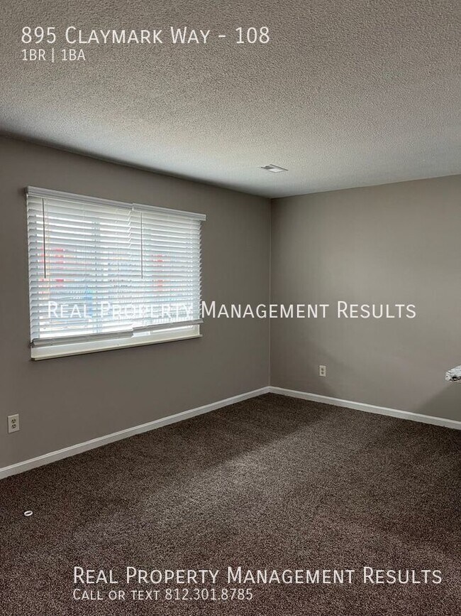 Photo - 895 Claymark Way Unidad 108