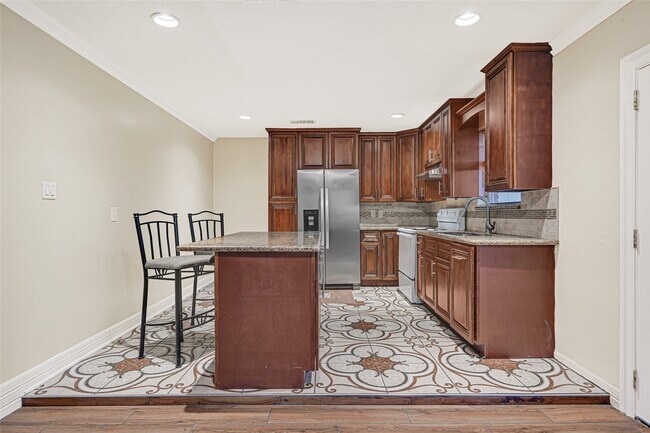 Photo - 1407 Avenue I