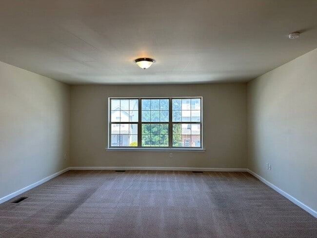 Photo - 6443 Creekbend Dr