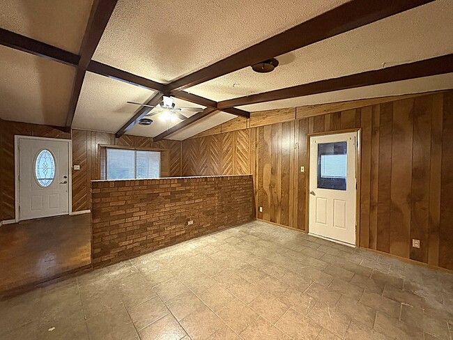 Photo - 1313 Elia St