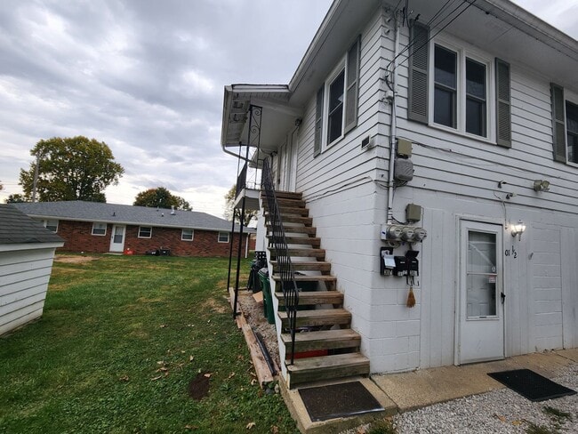 Building Photo - Updated 1 Bedroom, 1 Full Bath Unit 301 1/2  Green St. Rental
