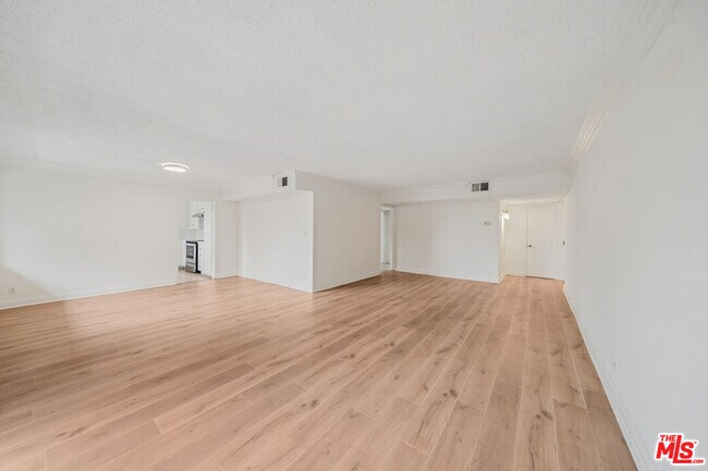 Photo - 131 Orlando Ave Unidad 204