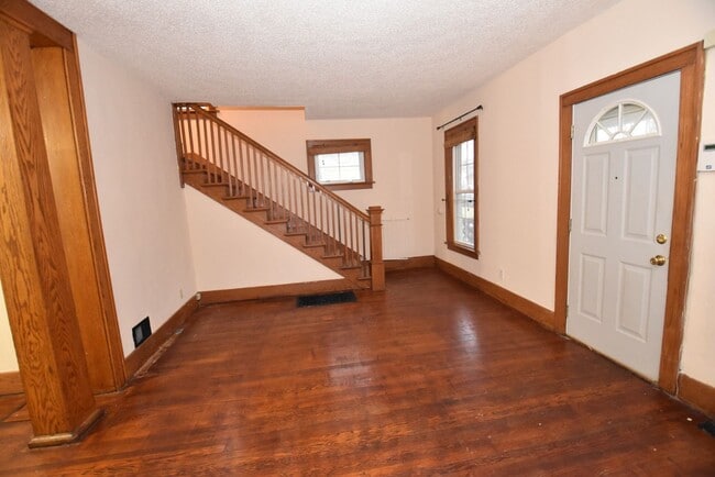 Photo - 4 Bedroom home Near Notre Dame!