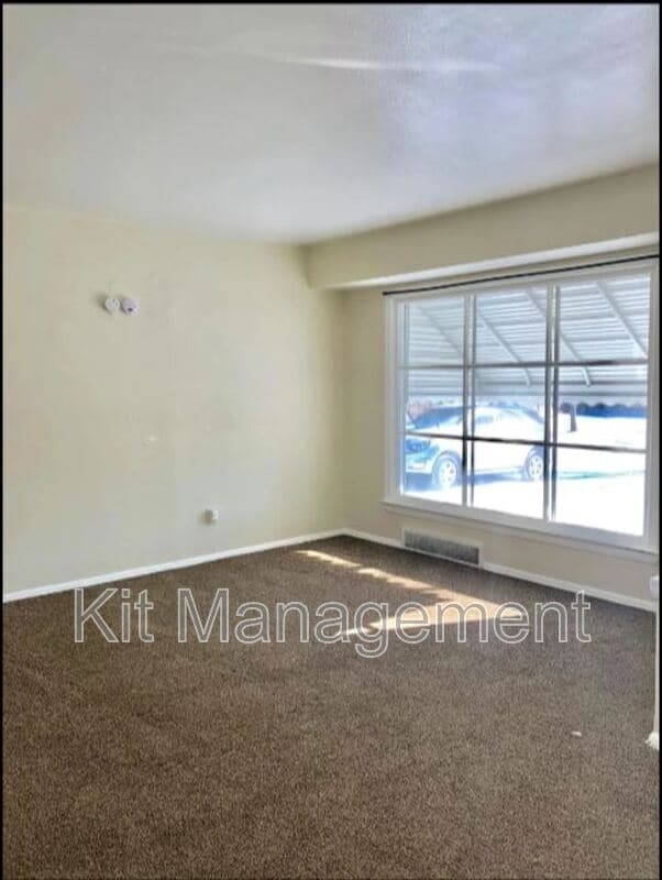 Photo - 536 W Poinsetta Ave