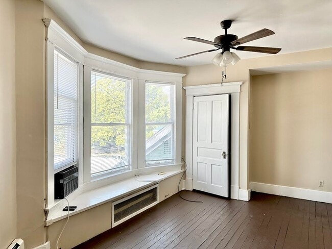 Photo - 205 Scammel St Unit Apt 5