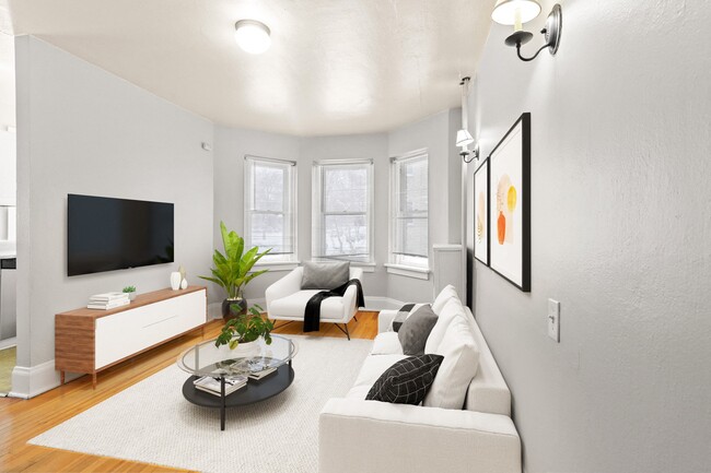 Building Photo - 1236 E 12th Rental