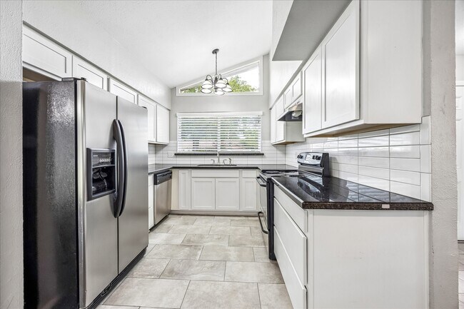 Photo - 5827 Southminster Dr