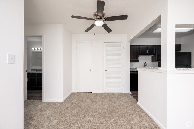 1BR, 1BA - 570SF - dining Area