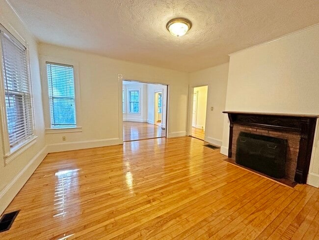 Building Photo - 11 Highland Park Ave Unit 1 Rental