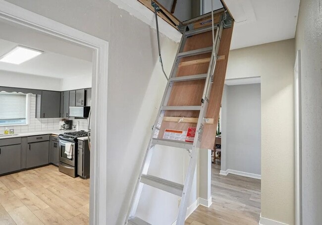 Photo - 836 Eldin Ave SE