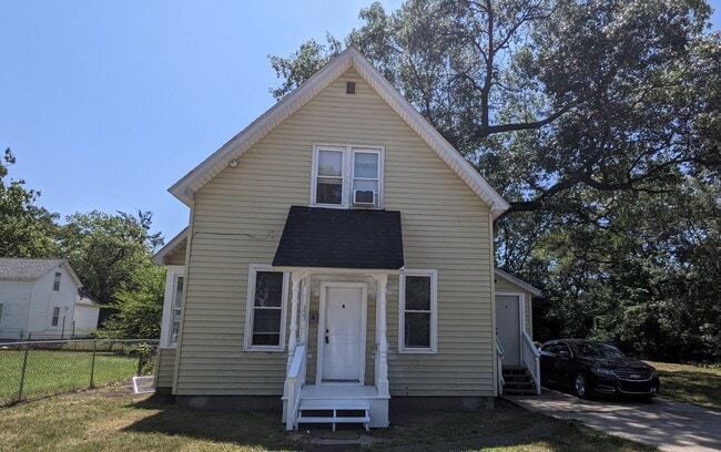 Building Photo - 523 W Grand Ave Unit A
