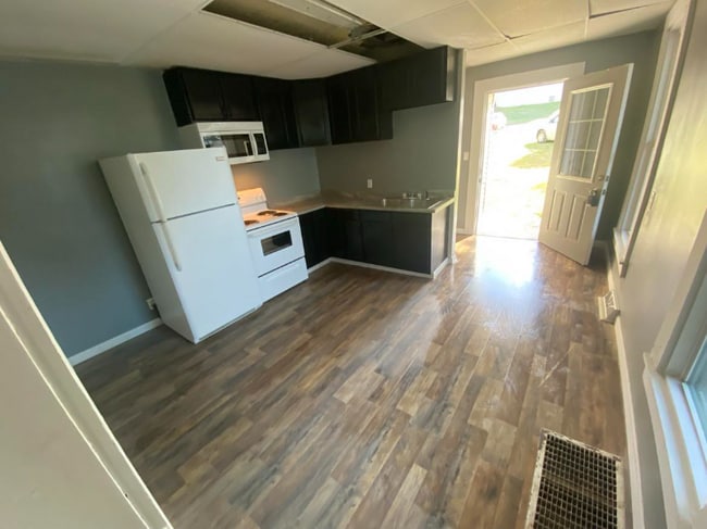 Photo - 1200 Gomber Ave