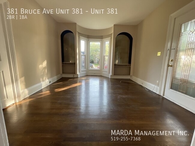 Photo - CHARMING 2 BED/1BATH MAIN UNIT DOWNTOWN WINDSOR + HYDRO & GAS Unit 381