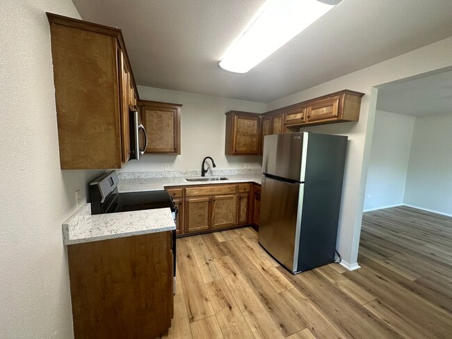 Photo - 909 N El Paso Ave Unidad 909 N El Paso #2