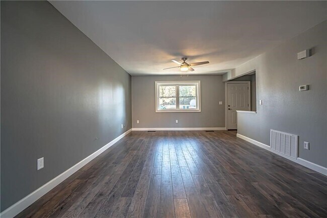 Photo - 1312 Royal Dr