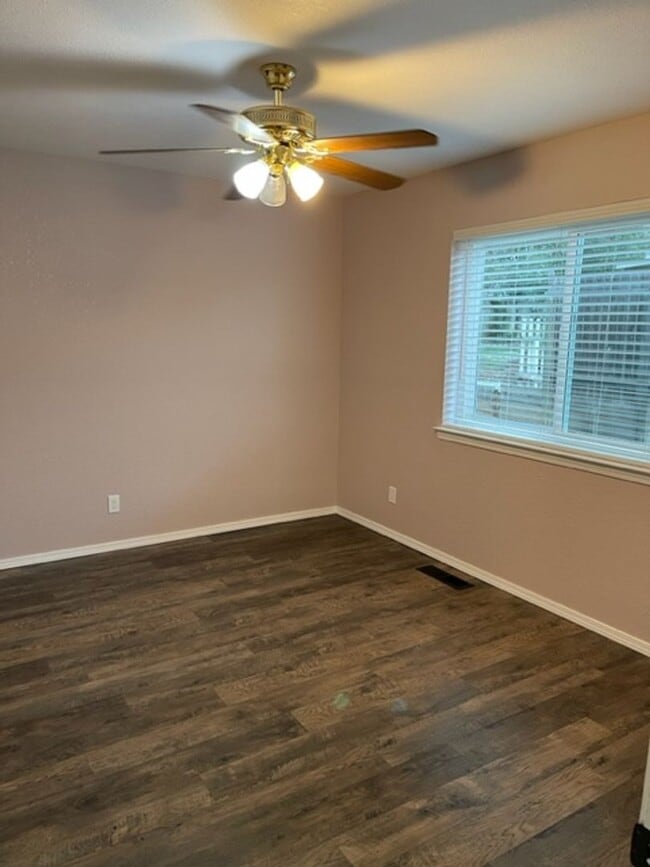 Photo - 3 Bedroom Located in Country Heights Subdi...