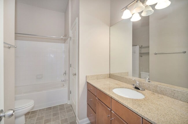 Photo - 715 Walker Square