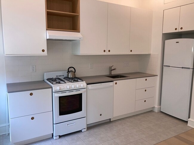 Building Photo - 1108 Pine St Unit #2F