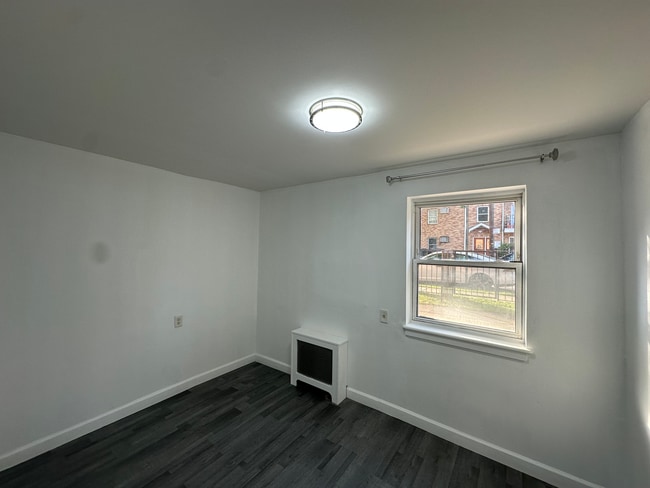 Photo - 8703 Kingston Plz Unit 1