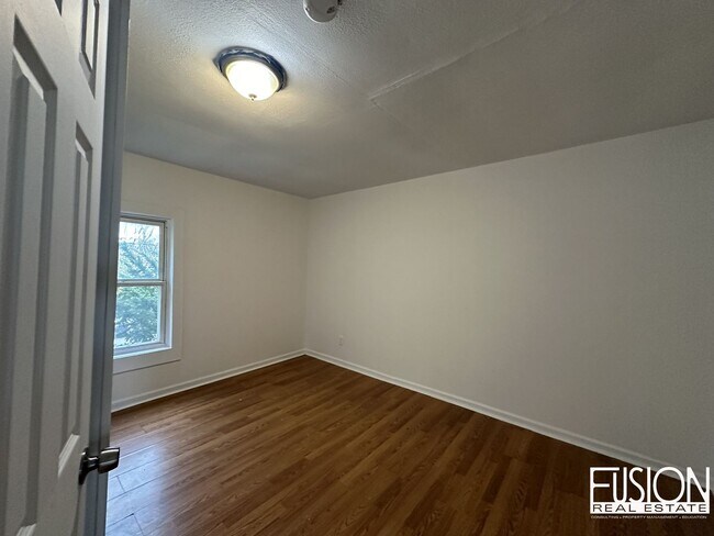 Photo - 340 Manhattan Dr Unit 1/2