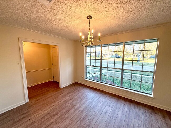 Photo - Spacious 3BR/2BA in Brookhollow – All Appliances Included