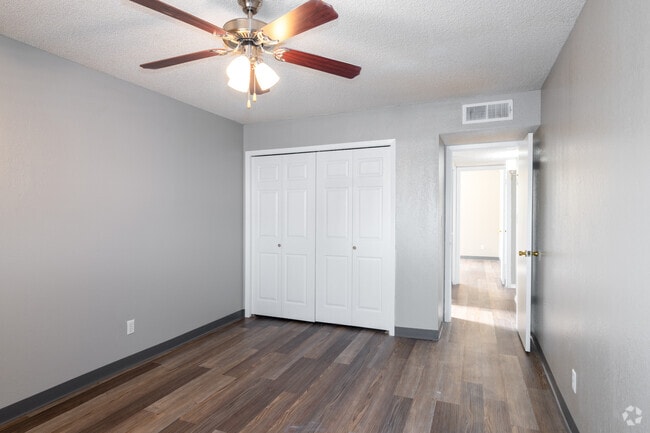 2BR, 1BA - 1,035SF - Primary Bedroom