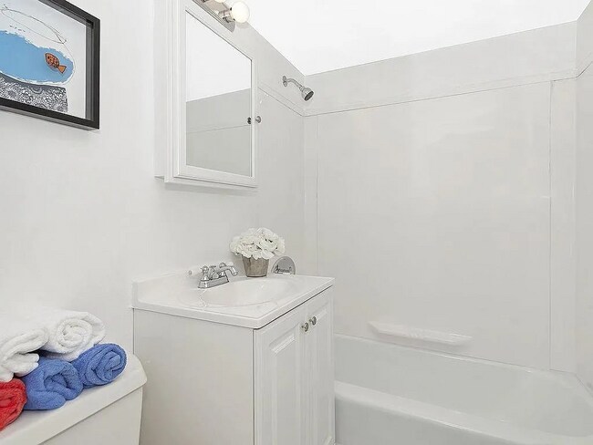 Photo - 20 Riverside St