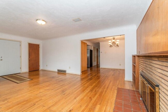 Photo - 1810 W Sussex Ave Unidad Upstairs