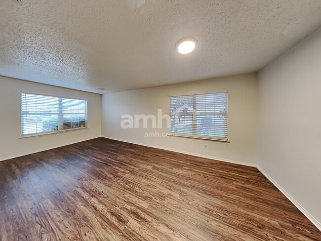 Photo - 6803 Lake Jackson Dr