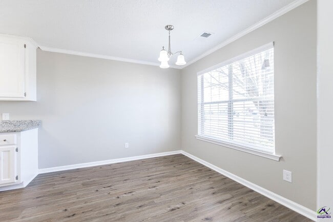 Photo - 404 Chadwyck Cir