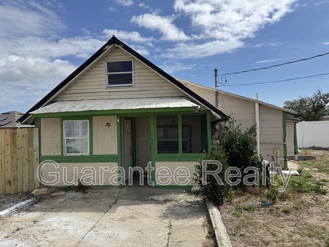 Building Photo - 39 28th St Rental