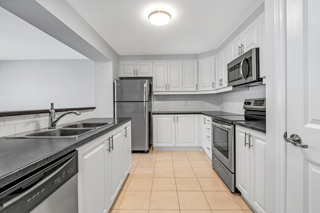 Photo - 405 Gerardia Ln