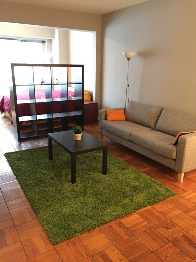 Photo - Furnished Studio Apt. in Dupont Circle. All Utilities Included...Available March 1s! Unidad 211