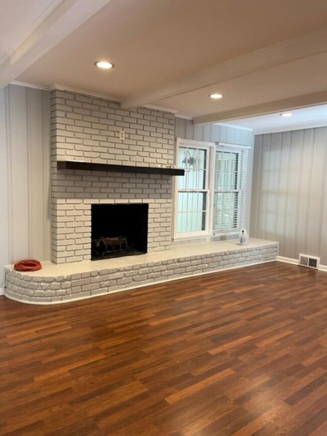 Photo - 1379 Lancaster Dr