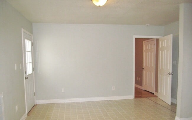 Photo - 3 BEDROOM CLOSE TO UMHB