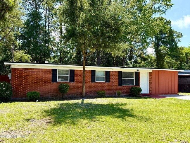 Photo - 2909 Lauderdale Dr E
