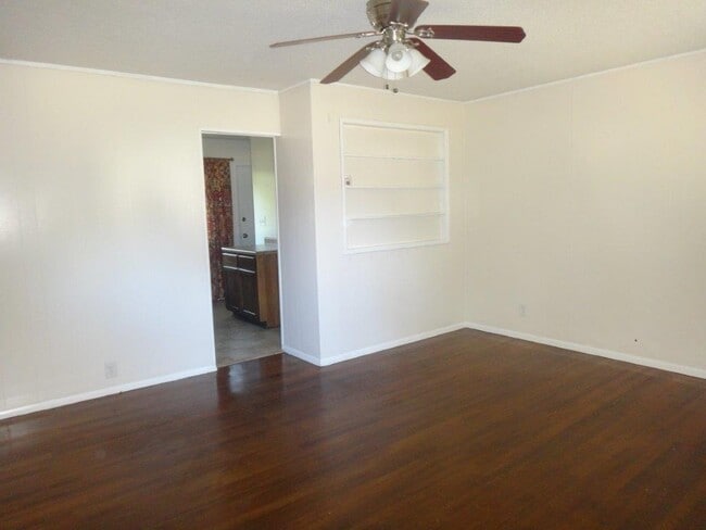 Photo - Great 3 bedroom with full basement!