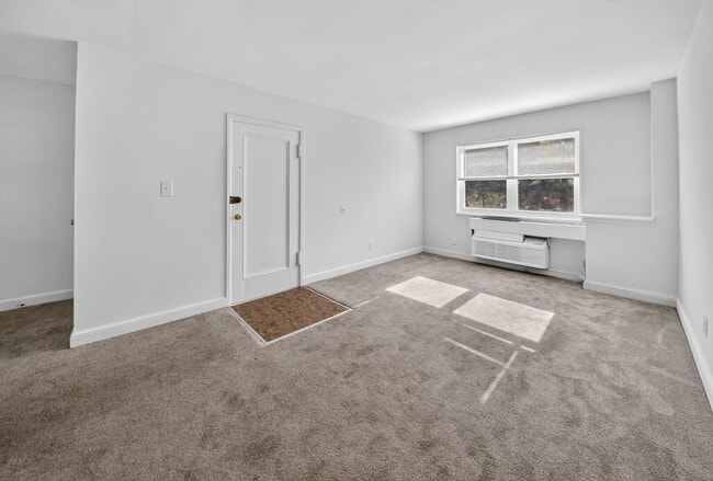 Photo - Croydon Manor Apartments