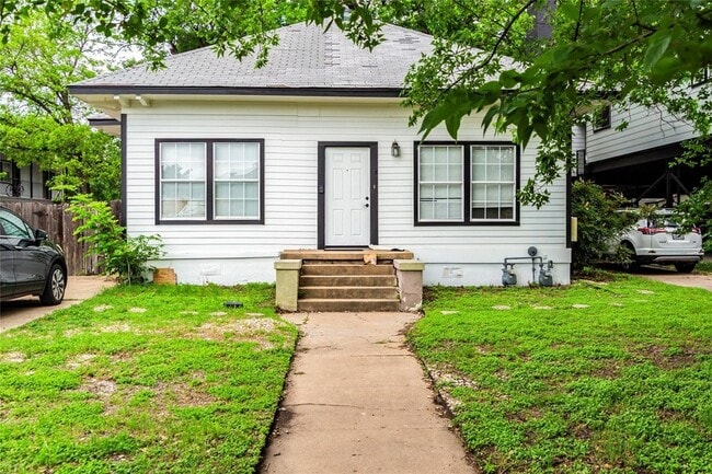 Building Photo - 3410 Speedway