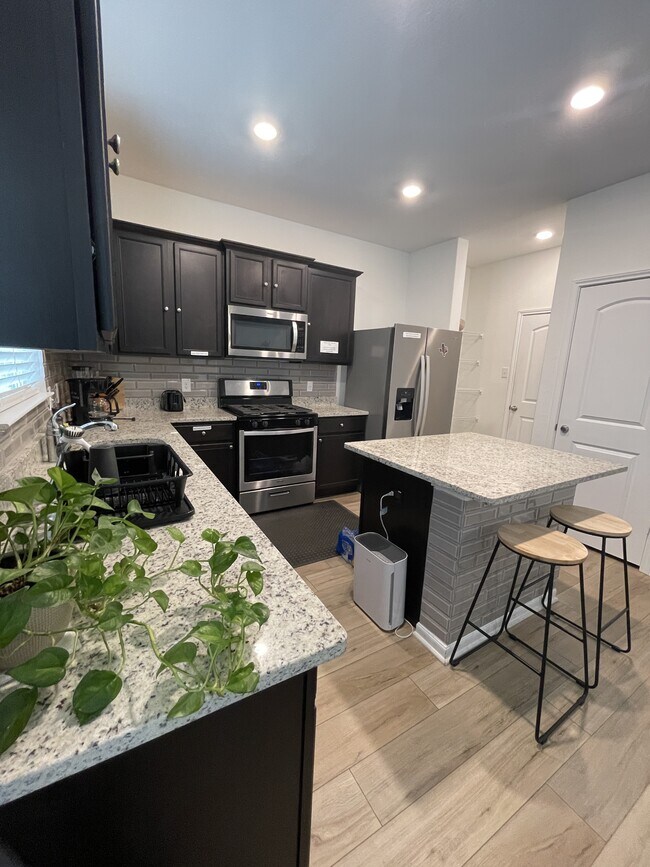 Photo - 10829 Emerick St