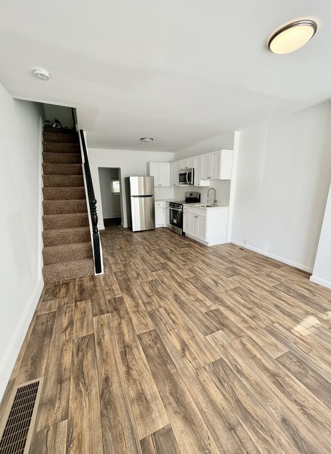 Photo - 3490 Weikel St