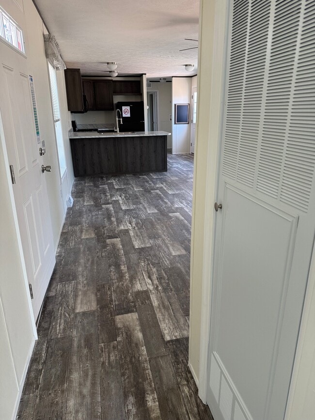 Photo - 8 Saratoga Dr