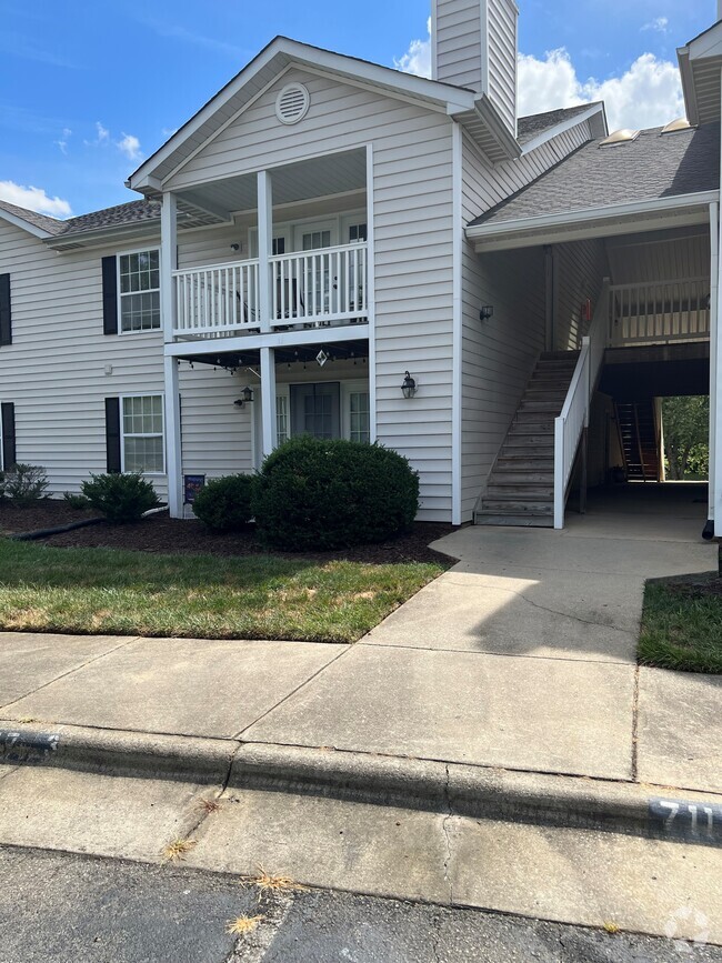 Building Photo - 7117 W Friendly Ave Unit E Rental