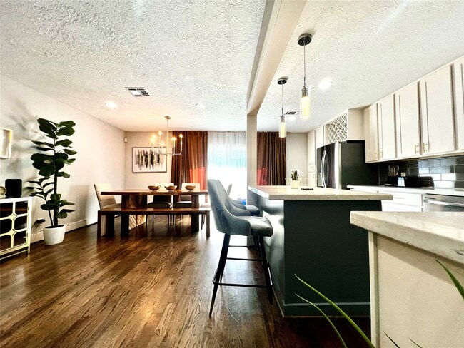 Photo - 5719 Viking Dr