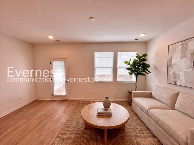 Photo - 2900 Suzanne Landon Dr