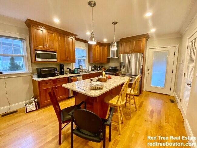 Building Photo - 7 Acron Rd Unit 1 Rental