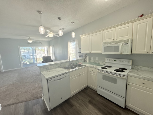 Photo - 2040 Cross Gate Blvd Unidad 204