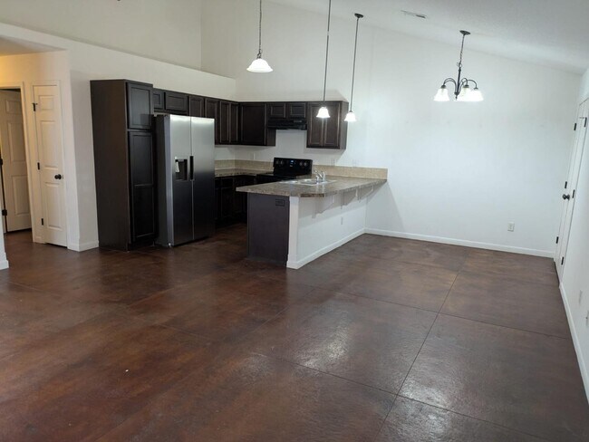 Photo - 1332 N Curtis Ct