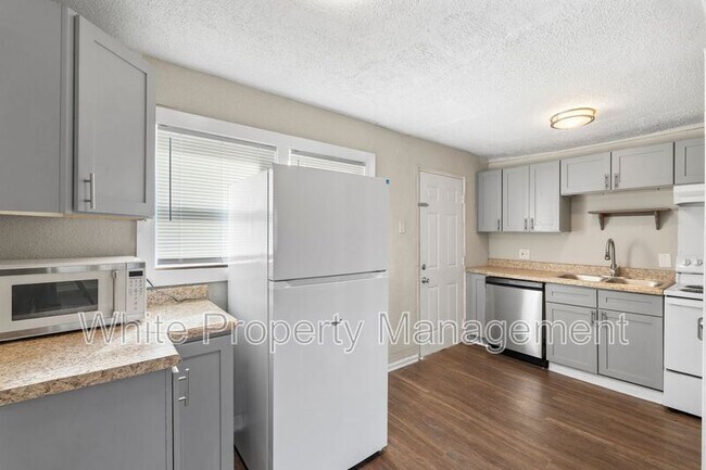 Photo - 2405 Julia Ave